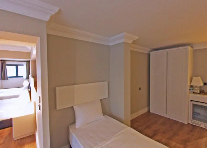 Mara Palaca Hotel 3*