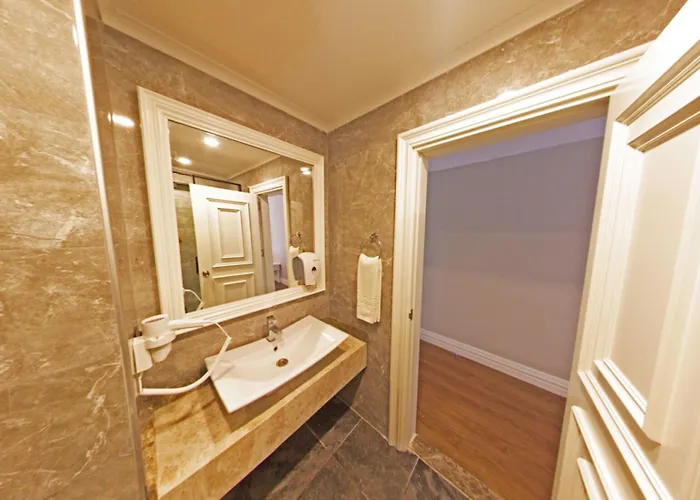 Mara Palaca Hotel 3*