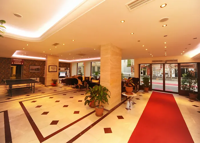 فندق Mara Palaca 3*